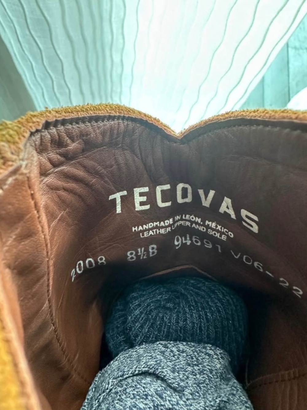 Tecovas Sienna Suede Daisy sz 8.5 $200 OBO - Picture 4 of 4